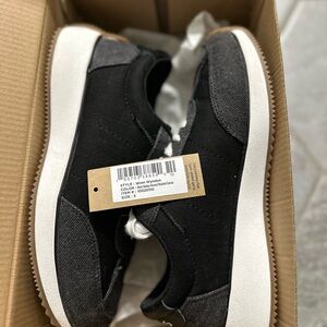 TOMS Wyndon Black Canvas Sneakers